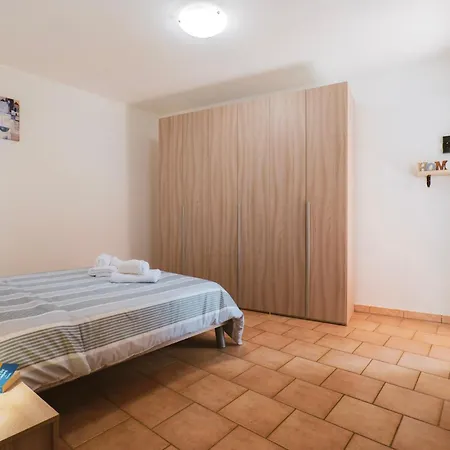 Apartment Gloria *